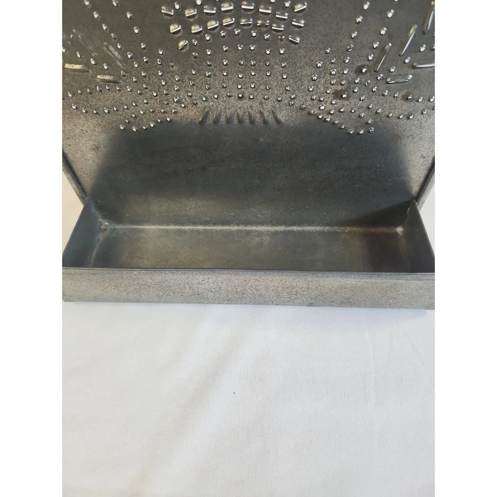 Vintage Wall-mounted Punched Tin Wheat Design 9x9x2.5